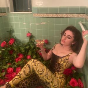 Rachel Sennott Instagram - 🌹🥂