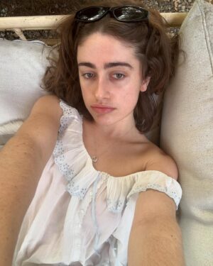 Rachel Sennott Instagram - Best nightgown ever @kaiagerber