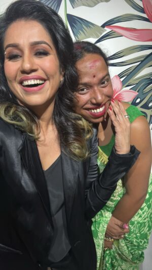 Ranjini Haridas Instagram - Ithende Jaan alla..Ende Jaan ingane alla!!!😂😂😂

I just had to take a dig at her after watching those videos else I would’nt be able to sleep peacefully .😬

@jaan_moni_das @jaanmonidasofficial 

#whenfriendsgomad #ihadto #makeupshenanigans #BTS #shootday #adshoot #gettingready