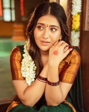 Rashi Singh Instagram - 🌼