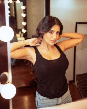 Rashi Singh Instagram - which personality to carry today? ☠️😈
Help me choose 1 😕😝

Pc:- @tdf.studioz 
Makeup:- @reshma.makeupandhair 
hair:- @arkaa_makeovers