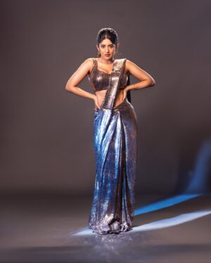 Rashi Singh Instagram - ⚡️

Styling @soigne_official_ 
Wearing @labellikithabommu
pc:- @chinthuu_klicks 
Makeup:- @reshma.makeupandhair 
hair :- @arkaa_makeovers 
jewellery:- @arkaajewels_hyd
