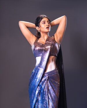 Rashi Singh Instagram - ⚡️

Styling @soigne_official_ 
Wearing @labellikithabommu
pc:- @chinthuu_klicks 
Makeup:- @reshma.makeupandhair 
hair :- @arkaa_makeovers 
jewellery:- @arkaajewels_hyd