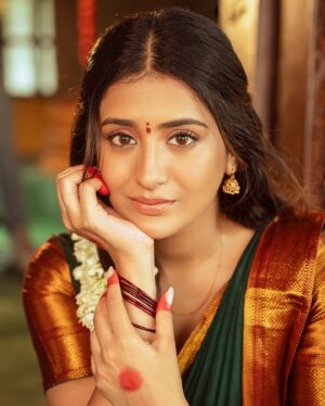 Rashi Singh Instagram - 🌼