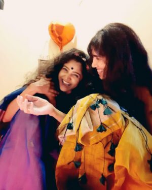 Ratan Raajputh Instagram - Sisters are always special❤️
Happy Women's Day to every sister 😘😘
#happyWomen'sDay