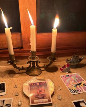 Raveena Aurora Instagram - I have been crying everyday 😍😍😻😍😍😍😍😍😍😻 and rethinking everything and trying to understand my imbalance of masculine and feminine energy . I do too much labor and take on and lead too much and it’s time for me to be baby and taken care of by the world and everybody else . 
Also the music institution has hurt me so much . I hope one day I can heal from it and have clarity on the extremely abusive nature of this system on brown and black women and I hope this star doesn’t burn out before receiving her  flowers and care necessary . But I really dk anymore maybe it’s time for an entirely new way of thinking and living