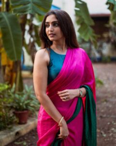 Actress Reba Monica John HD Photos and Wallpapers January 2025