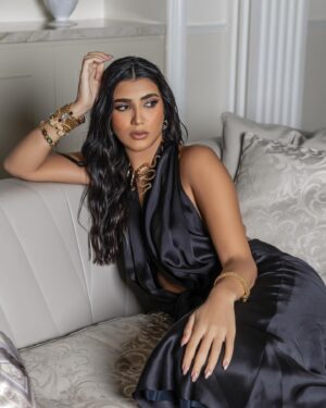 Reem Samy Instagram - Simplicity is the ultimate sophistication🖤
