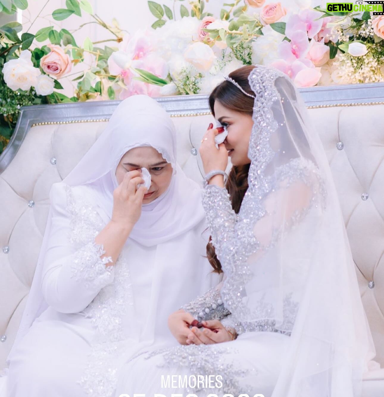 Reen Rahim - 33.9K Likes - Selamat hari kita.
Alhamdulillah for everything❤️
Pegang basic je,yg lain nnt Allah susun. Jgn takut kawin tau.and jgn rushing nk kawin selagi hati tak say yes n pegang basic ni⬇️
❗️segalanya lillahita’ala, syukur,doa usaha restu,Redha Dan doa org tua
