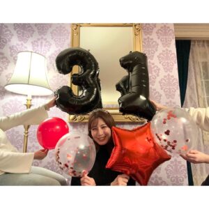 Reimi Tsutsumi Instagram - ⭐️

11月23日に１つ歳を重ねました！
子供の頃はあんなにワクワクしていた誕生日も、大人になると普段と変わらない1日。。

だと思っていましたが、家族をはじめ沢山の番組スタッフさんや友人達にお祝いしていただき、とても心が温かくなると共に沢山の幸せを感じたのでありました。🎂☺️
.
#31歳の堤もよろしくお願いします！✨
# 毎日笑顔で過ごせますように！💫