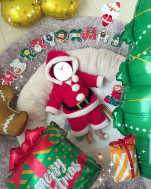 Reina Tanaka Instagram - .
👶🏻と初めてのクリスマス🎄❄️
一緒にトナカイになったよ🦌

きのうは簡易的な飾り付けやったけど、やっぱりちゃんとしたくてやったのが2枚目❤️

もっと大きくなったら 一緒にケーキ食べようね🎂💕
・‥…━━━☞・‥…━━━☞
#クリスマス #merrychristmas #🎄 #🎅