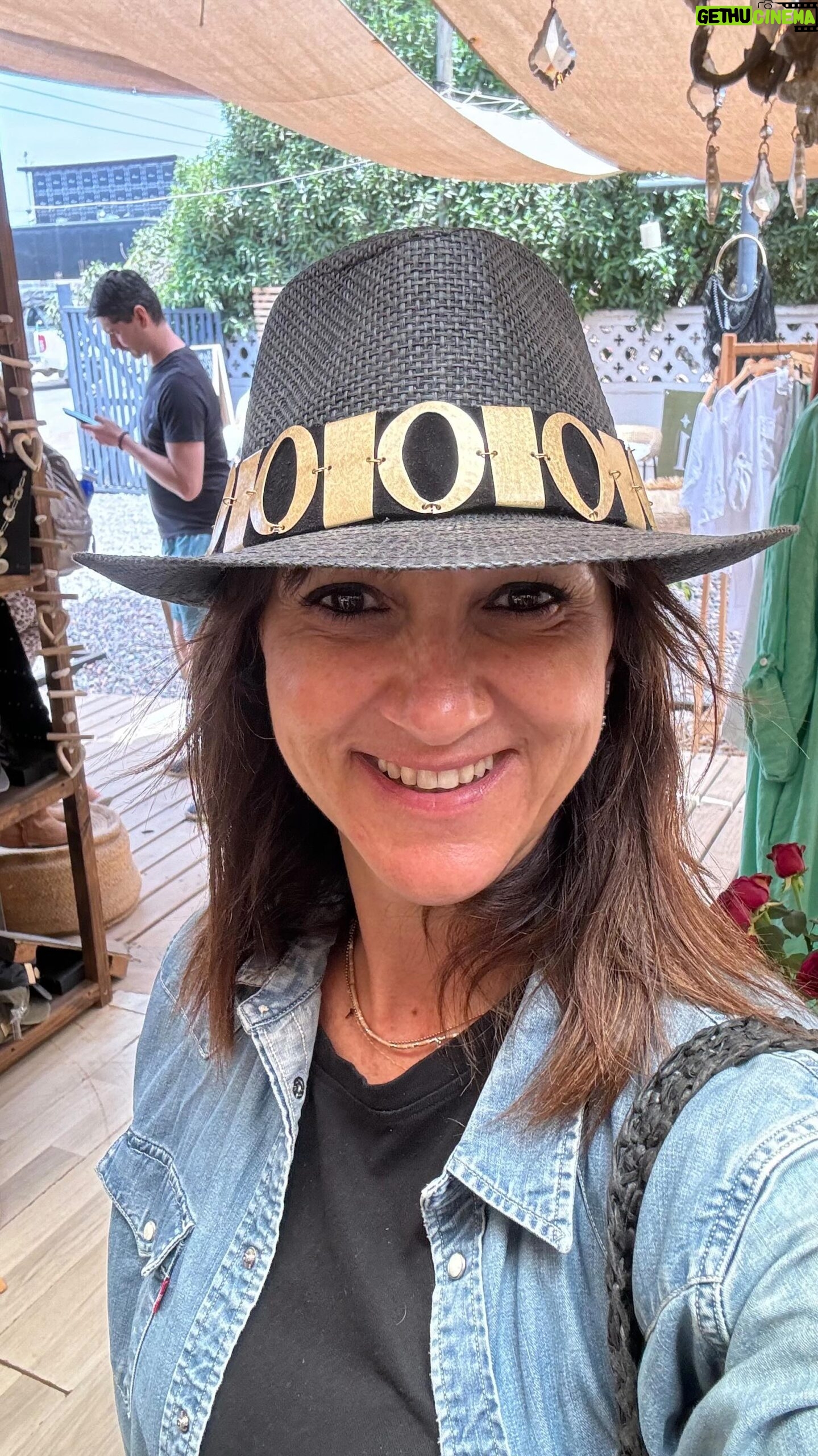 Renata Bravo - 632 Likes - Bienvenidos al @patioderenata 2025 los esperamos con hermosas tiendas de diseño, moda, cosmética natural, helados artesanales , masajes y cafetería! O sea un imperdible en #maitencillo❤️ Av del Mar 342 @boutique_ingridobligado @amantea_cosmetica @boutiquececy @inbalicl @shegpatagonia @1nna_deco @homehealth_cl @colomba_cafeteria #diseño #moda #bienestar #cosmetica
