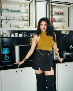 Actress Riddhi Kumar HD Photos and Wallpapers January 2025