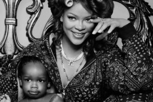 Rihanna Instagram - yea I know! 🤦🏿‍♀️
we are officially one of those families that match for the holidays 🤷🏿‍♀️🎁

Forever Savage Onesies for the whole family are on the site now.