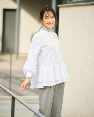 Rin Takanashi Instagram - 本日より#Newansさんとコラボしたお洋服が販売開始しました✨

着こなし方や、カラーによって、色々な表情を見せてくれますよ☺︎🩵
私も、着てお出かけするのが楽しみ😊

#PR #Newans @newans.official