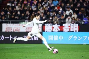 Rin Takanashi Instagram - 槙野選手の引退試合に参加させて頂きました。
お話をもらってから、ボールをまともに蹴ることすらできなかったので、練習しました😅
ヴィッセル神戸のサポーターの皆様、素敵なコールをありがとうございました。
槙野選手の全てのファン、サポーターの皆様、そして、スタッフ、選手の皆様、温かい声援をありがとうございました。
槙野選手、お疲れ様でした😄