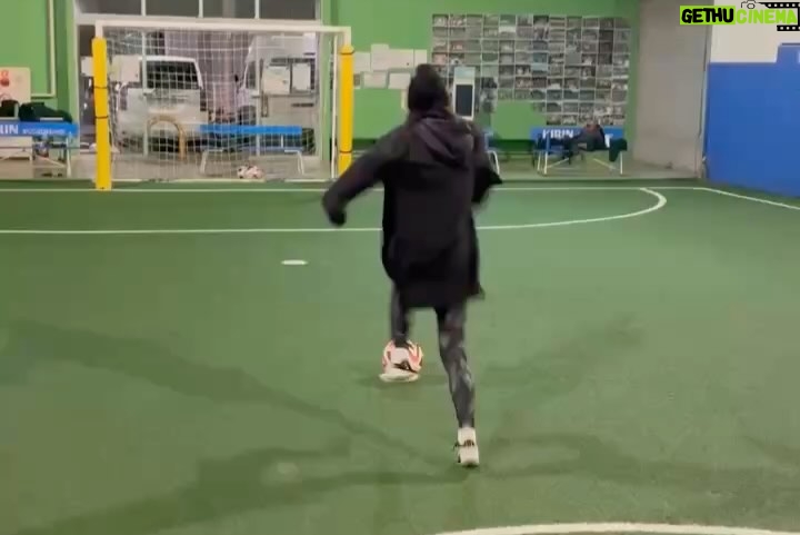Rin Takanashi - 54.8K Likes - 槙野選手の引退試合に参加させて頂きました。
お話をもらってから、ボールをまともに蹴ることすらできなかったので、練習しました😅
ヴィッセル神戸のサポーターの皆様、素敵なコールをありがとうございました。
槙野選手の全てのファン、サポーターの皆様、そして、スタッフ、選手の皆様、温かい声援をありがとうございました。
槙野選手、お疲れ様でした😄