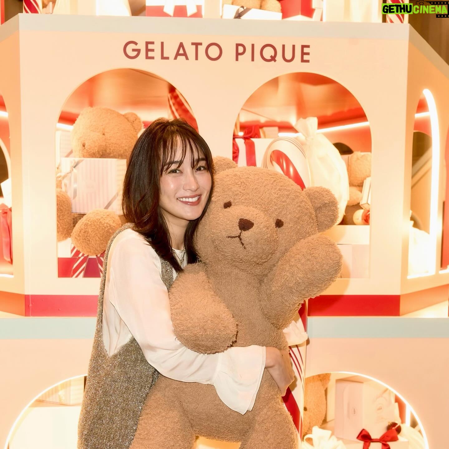 Rin Takanashi - 8.1K Likes - 表参道ヒルズで開催されている、ジェラートピケのクリスマスギフトマーケットに行ってきました☺︎
もうね、可愛すぎて夢の世界かと思いました🫨
くま好きにはたまらない…
#PR