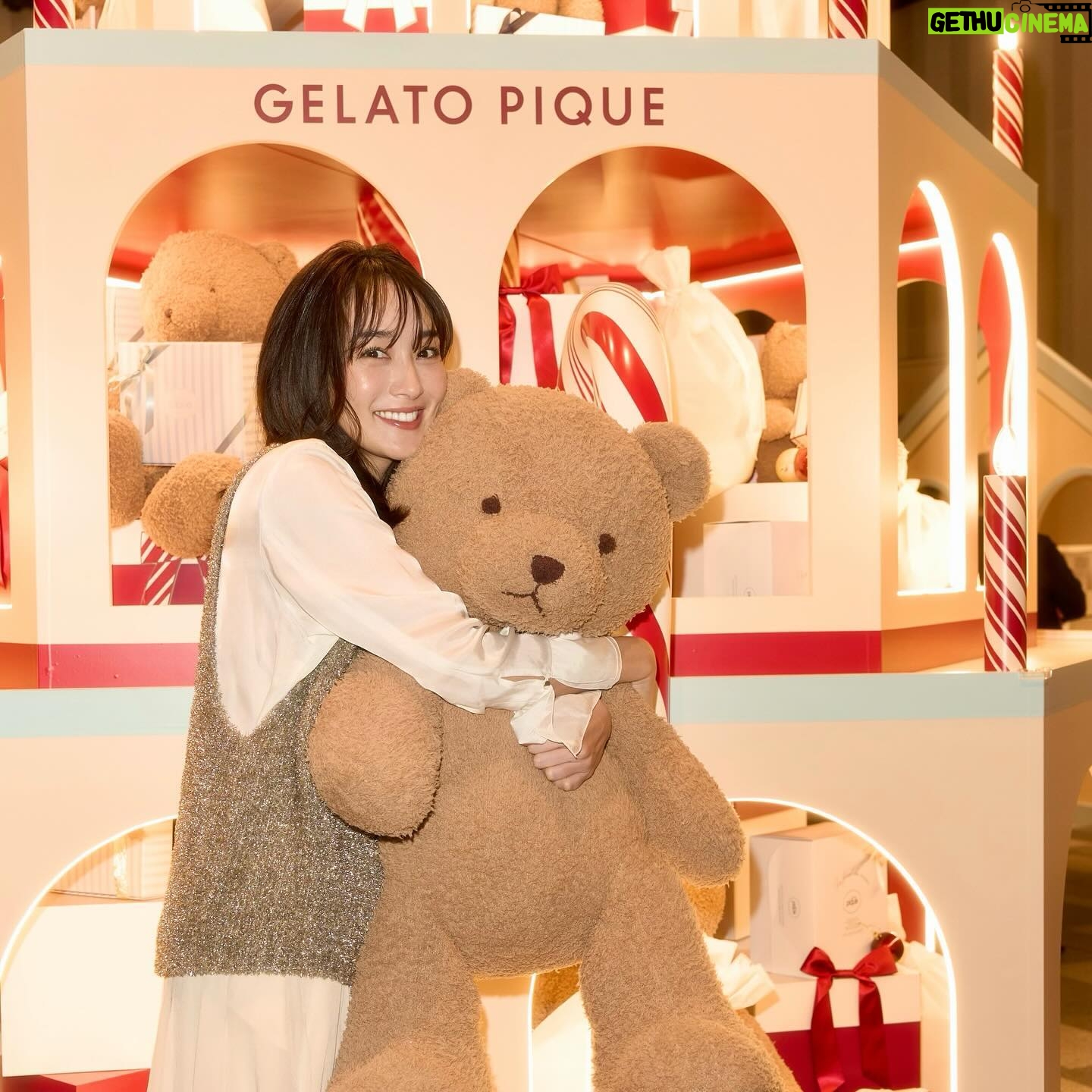Rin Takanashi - 8.1K Likes - 表参道ヒルズで開催されている、ジェラートピケのクリスマスギフトマーケットに行ってきました☺︎
もうね、可愛すぎて夢の世界かと思いました🫨
くま好きにはたまらない…
#PR