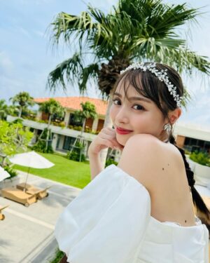 Rio Uchida Instagram - @watabewedding 
沖縄旅行&リゾートウエディングを体験した動画が
ワタベウェディングさんの公式YouTubeで公開されました🤍
美味しいご飯を食べたり
素敵なホテルに泊まったり
プールで泳いだり
ハーブ畑を見学したり
乗馬体験で馬さんと砂浜をお散歩したり
最高に楽しかったーーーー🏝️

とにかくとにかく今回食べたご飯たちが美味しすぎて…大満足の旅でした。興味がある方はぜひこのプランを参考にしてみて欲しいです🩷動画チェックしてねー！