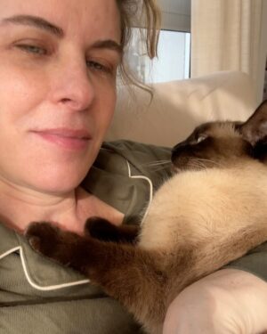 Rita Lobo Instagram - Minha retrospectiva dos melhores domingos de 2024! 😹😻🙀 E, claro, pra você que está em busca da felicidade, a minha sugestão pra 2025: adote um gatinho!