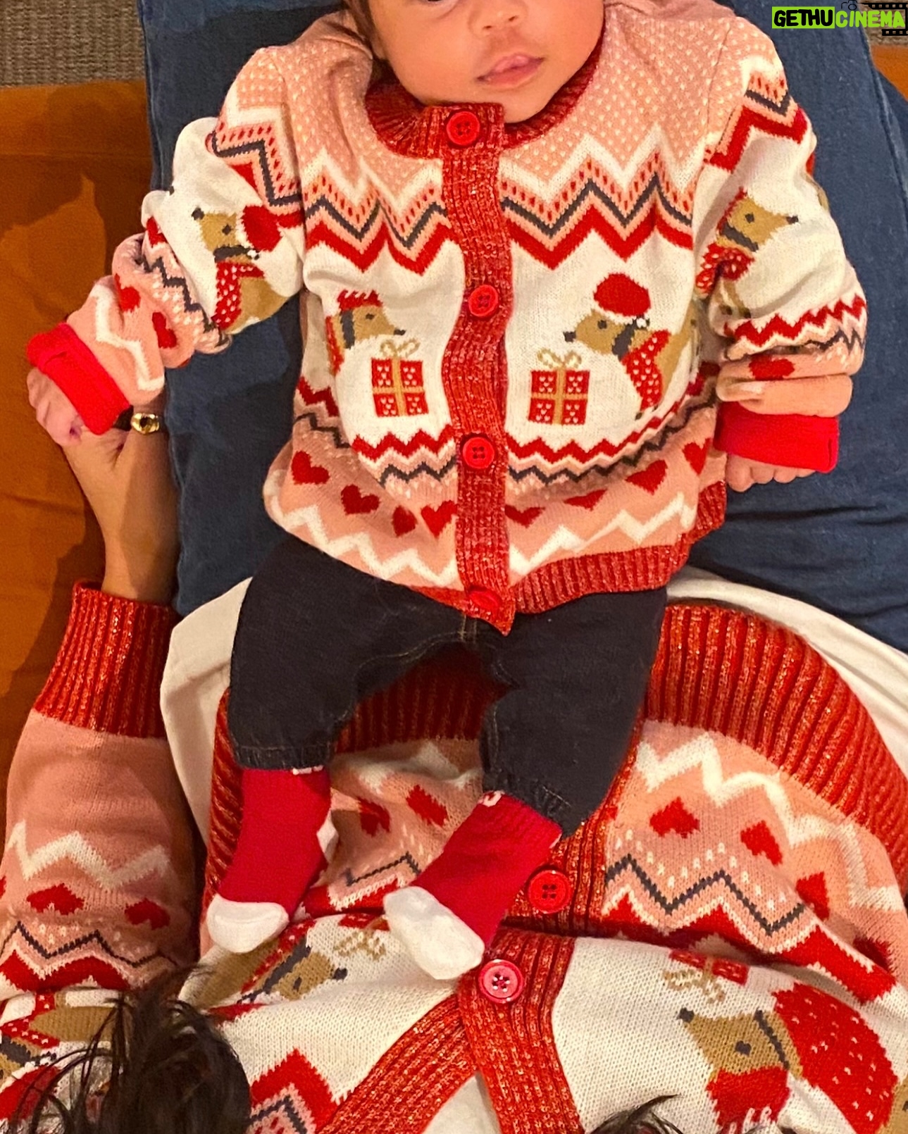 Rita Pereira - 78.5K Likes - É para postar foto pirosa de Natal 2024 em família ao lado da árvore?! Entregue! 😂🎄
#natal2024 #family #christmas #love #present
