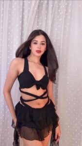 Actress Ritika Badiani HD Photos and Wallpapers January 2025
