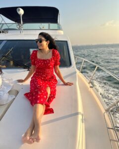 Actress Ritu Varma HD Photos and Wallpapers January 2025