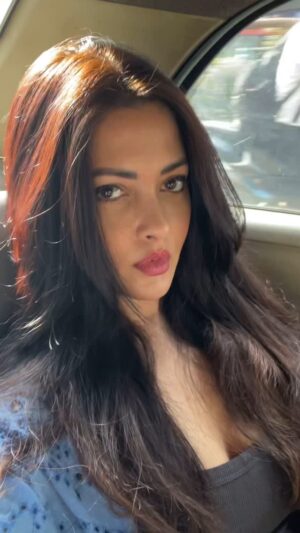 Riya Sen Instagram - On the road with gratitude and good company . Surrounding myself with genuine vibes and leaving the drama in the rearview. 

#love #happy #thoughts #life #travel #travelgram