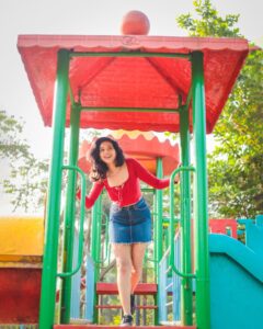 Actress Riya Suman HD Photos and Wallpapers March 2025