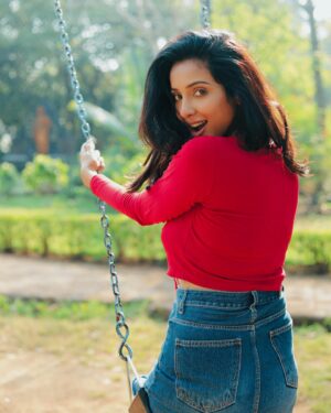Riya Suman Instagram - Happy to report that my inner child is ageless! 
Itsss playtime !!! 🤗☺️
#HappyChildren’sDay!!! 😇