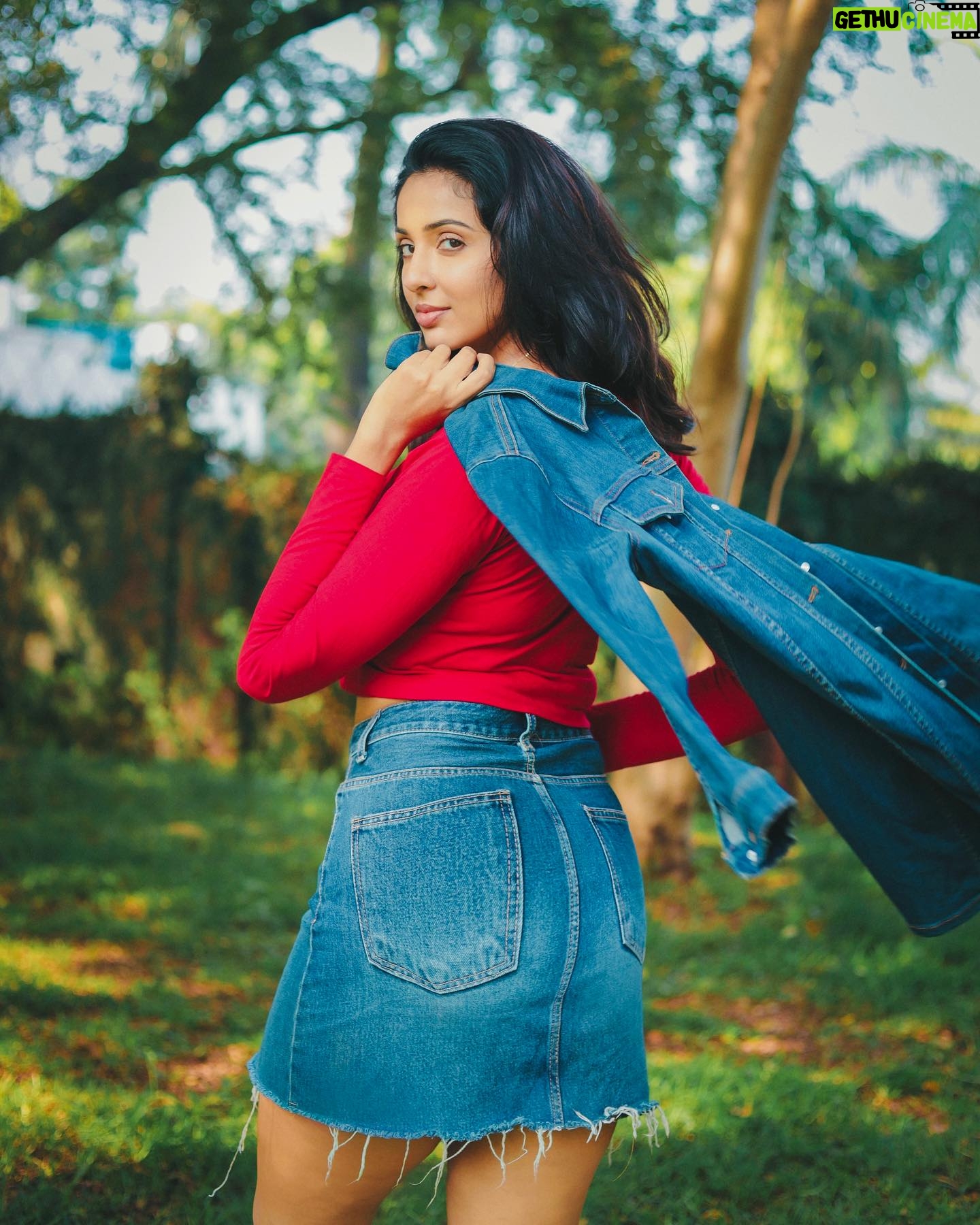 Riya Suman - 22.4K Likes - Happy to report that my inner child is ageless!
Itsss playtime !!! 🤗☺️
#HappyChildren’sDay!!! 😇