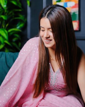 Riya Upreti Instagram - 🌸
