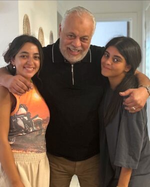 Rogena Instagram - كل سنه وانت بطل قصة حياتى
كل سنه وانت قلب مايا ومريم
كل سنه وانت الامان والسند والحنية بلا حساب
انا سانده عليك ❤️
@ashrafzakyoffical 
@mayathezaki 
@mariaamzaky