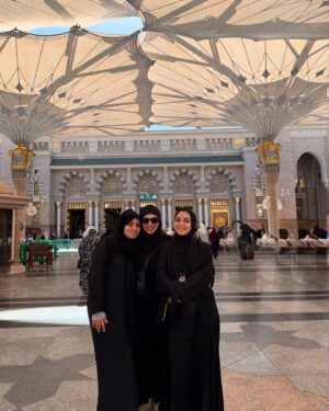 Rogena Instagram - الحمد والشكر لله 
اول ايام العام الجديد فى المسجد النبوى الشريف
@mayathezaki 
@mariaamzaky