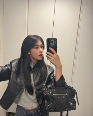 Roh Yoon-seo Instagram - 이모저모 🗃️🧹💟