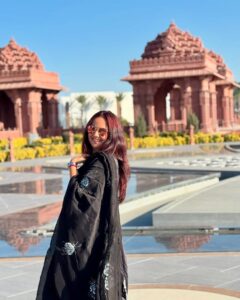 Actress Roopal Tyagi HD Photos and Wallpapers January 2025