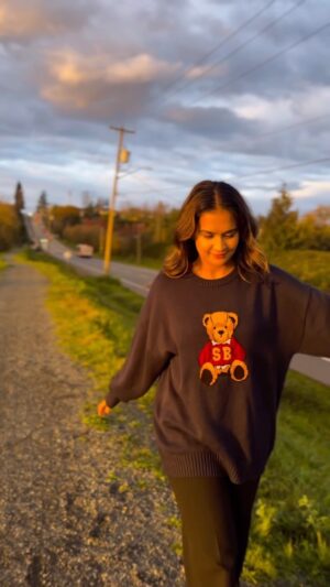 Roopi Gill Instagram - October 🧡