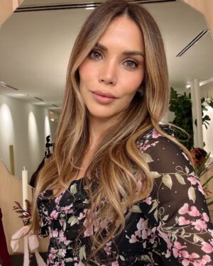 Rosanna Zanetti Instagram - Un poco de nuestra Navidad 🎄♥️
Voy un poco tarde con esta publicación pero estábamos enfocados en desconectar y disfrutar tiempo en familia, en definitiva días mágicos ✨
Espero que estén teniendo unas felices fiestas !