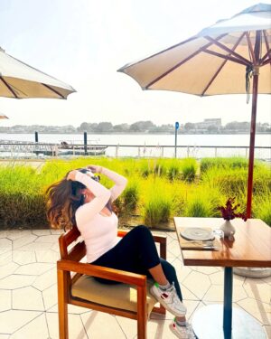 Roshni Walia Instagram - “Under the Abu Dhabi sun, Chasing golden hours and good vibes☀️
.
. 
@erth.uae @ergon.abudhabi @visitabudhabi
#InAbuDhabi
#VisitAbuDhabi #vacation ”