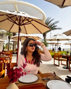 Roshni Walia Instagram - “Under the Abu Dhabi sun, Chasing golden hours and good vibes☀️
.
. 
@erth.uae @ergon.abudhabi @visitabudhabi
#InAbuDhabi
#VisitAbuDhabi #vacation ”