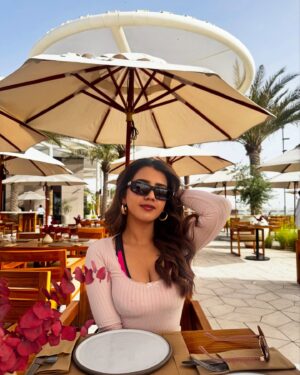 Roshni Walia Instagram - “Under the Abu Dhabi sun, Chasing golden hours and good vibes☀️
.
. 
@erth.uae @ergon.abudhabi @visitabudhabi
#InAbuDhabi
#VisitAbuDhabi #vacation ”