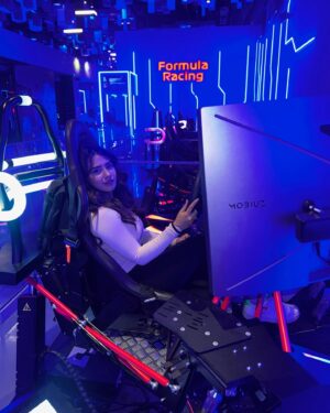 Roshni Walia Instagram - Player 2, where are you ? 💞
.
.
.
@pixoulgaming @visitabudhabi