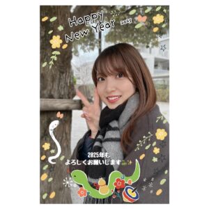 Rumi Okubo Instagram - ⁡
⁡
明けましておめでとうございます🌅🐍
本年もよろしくお願いいたします🙇‍♀️
⁡
2025年は巳年！
私は年女です🐍✨
12年前はまだ全然新人で、
まさか干支が一周しても、アニメやゲーム、
外画等々…色々なところで今も
たくさんお仕事させて頂けているなんて、
12年前の自分に言いたいですね！！
⁡
大久保瑠美、お前今もお仕事頑張ってるよ！
でも頑張れるのは、支えてくれる事務所の人、
ちゃんと見てくれているスタッフさんたち、
いっぱい応援してくださるファンの方々、
そして愛される作品とキャラクターたち、
その全てのおかげって事をずっと忘れずに、
これからも日々精進してね✌🏻
⁡
12年前も、きっと12年後も、
そして今も大切なものは変わらない。
この気持ちを忘れずに、
これからも頑張りたいと思います✨
⁡
⁡
皆さん私のこと、見ていてくださいね！！
⁡
⁡
⁡
