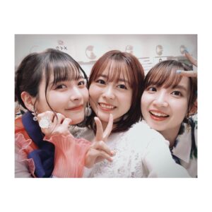 Rumi Okubo Instagram - ⁡
⁡
🎙️声優グランプリ30周年記念イベント🎙️
『声グラFES 2024』1日目に出演しました✨
⁡
トークあり、朗読あり、ライブあり、
出演者多数の大イベントでしたね〜！！
⁡
私はトーク＆朗読に出演させて頂きました📖
⁡
どちらもメンバー、内容含めて
とても楽しかったです🤗
⁡
楽屋ではトークで一緒だったすみぺ＆いのりちゃん
とお写真を撮ってもらいました📸
そして井上喜久子さんにトーク中におねティネタ
ぶっ込んでしまい…、それを笑顔で
「反応してくれてありがとう、嬉しかった」
と言ってくださって喜久子さんマジ女神👼✨
ツーショット時のライブ衣装も最高です❤️
⁡
1日目のチーム81は西山くんと駒田くんと！
体格差えぐすぎて笑うwww
2人ともでかすぎぃ！！🤣
⁡
そして駒田くんに教えてもらった
自撮りの時親指で顎おさえて顎のライン出すポーズ
やってみた…合ってるのか？コレ？笑
⁡
⁡
⁡
なんにしても、1日とても楽しかったです✨
改めて、声優グランプリ30周年おめでとうございます🎊
これからも、声グラチャンネルの瑠美まるでも、
雑誌の方でも、よろしくお願いします🙇‍♀️
⁡
⁡
⁡
#声優グランプリ
#声優グランプリ30周年
#声グラFES
⁡
⁡
⁡