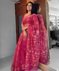 Actress Runa Khan HD Photos and Wallpapers January 2025