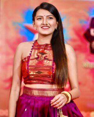 Rutuja Kulkarni Instagram - Walking the RED CARPET 😍
REDy or not, here I come with an awkward smile or should I spell it AWWWWkward 🥰☺️💁‍♀️🤣
#RedCarpet @star_pravah #starpravahparivaarpuraskar2022 

#starpravah #swabhimaan #rutujacoolkarni #marathicelebrity #marathimulgi #padwa #maharashtra #mumbai #indowestern #fashionblogger #influencermumbai #indian #ethnic #traditional #paithani