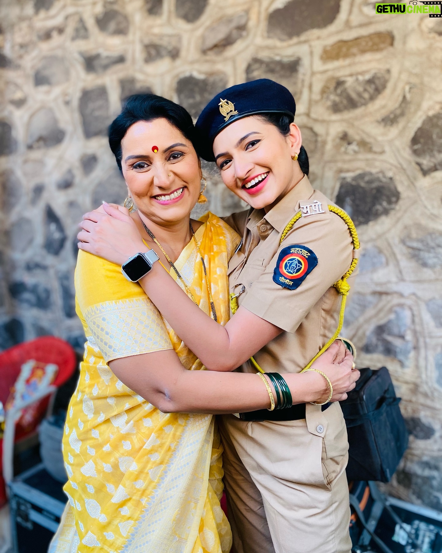 Rutuja Kulkarni - 18.9K Likes - Happy Birthday Tai @sawalevidya 🤗❤️
You inspire me in many ways, it’s hard to be “strong yet sensitive” and “strict yet sweet” in this world, thank you for always taking care of us and for always teaching us so many things unknowingly ..there’s a reason why we call you mummy..🫶💎
Always praying for you to be happy and healthy ..max prem😘
#birthdaygirl 💃