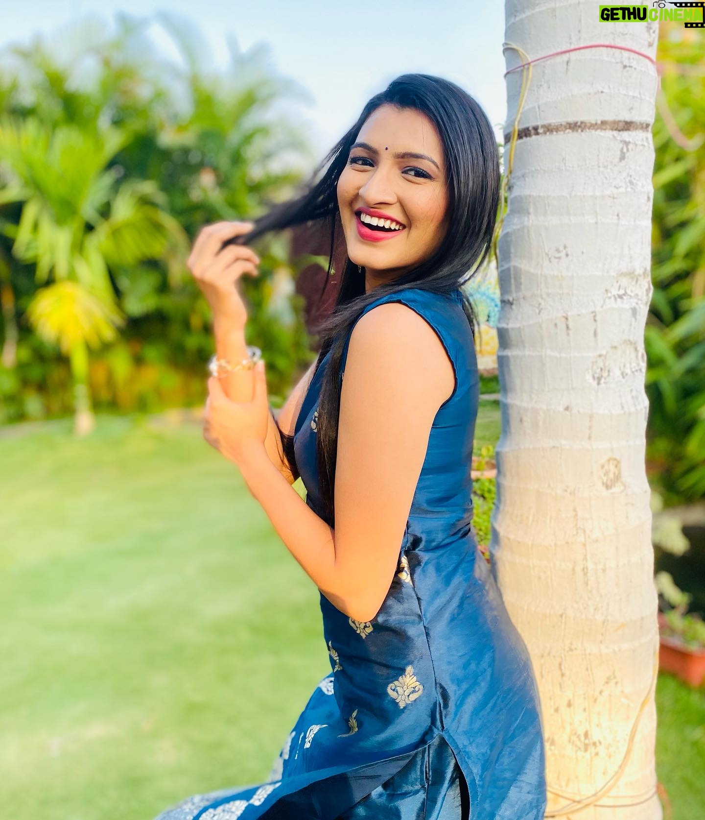 Rutuja Kulkarni - 3.9K Likes - 💁♀️ती ani ट्री 🌳
📸 : @bhagyashree_m_joil ❤️🤗
#marathiactress #marathimulgi #marathi #maharashtra #mumbai #india #satara #constablemanju #sunmarathi #starpravah #rutujacoolkarni