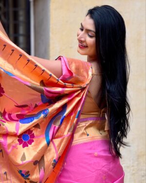 Rutuja Kulkarni Instagram - Goodbye 2024, thank you for dher SAREE memories 🤭🧿💞 Thank you for making me wiser and stronger ✨

📸 : @harshu4_ 🤗

#saree #ethnic #marathiactress #marathimulgi #maharashtra #mumbai #ggmc #constablemanju #contentcreator #starpravah #sunmarathi #india #rutujacoolkarni